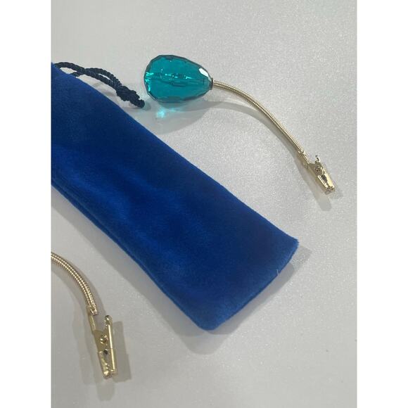 Quickclasp Bracelet Helper Set of 2 with Drawstring Bags - Picture 10 of 10